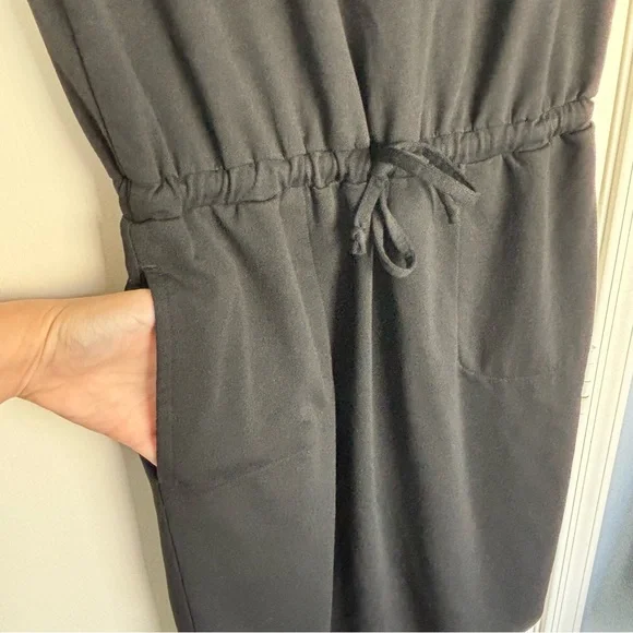 32 Degrees Cool Black V-Neck Dress - Picture 4 of 5